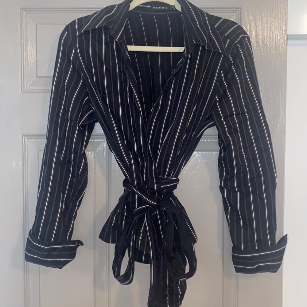 Long sleeve The Limited wrap around collared top